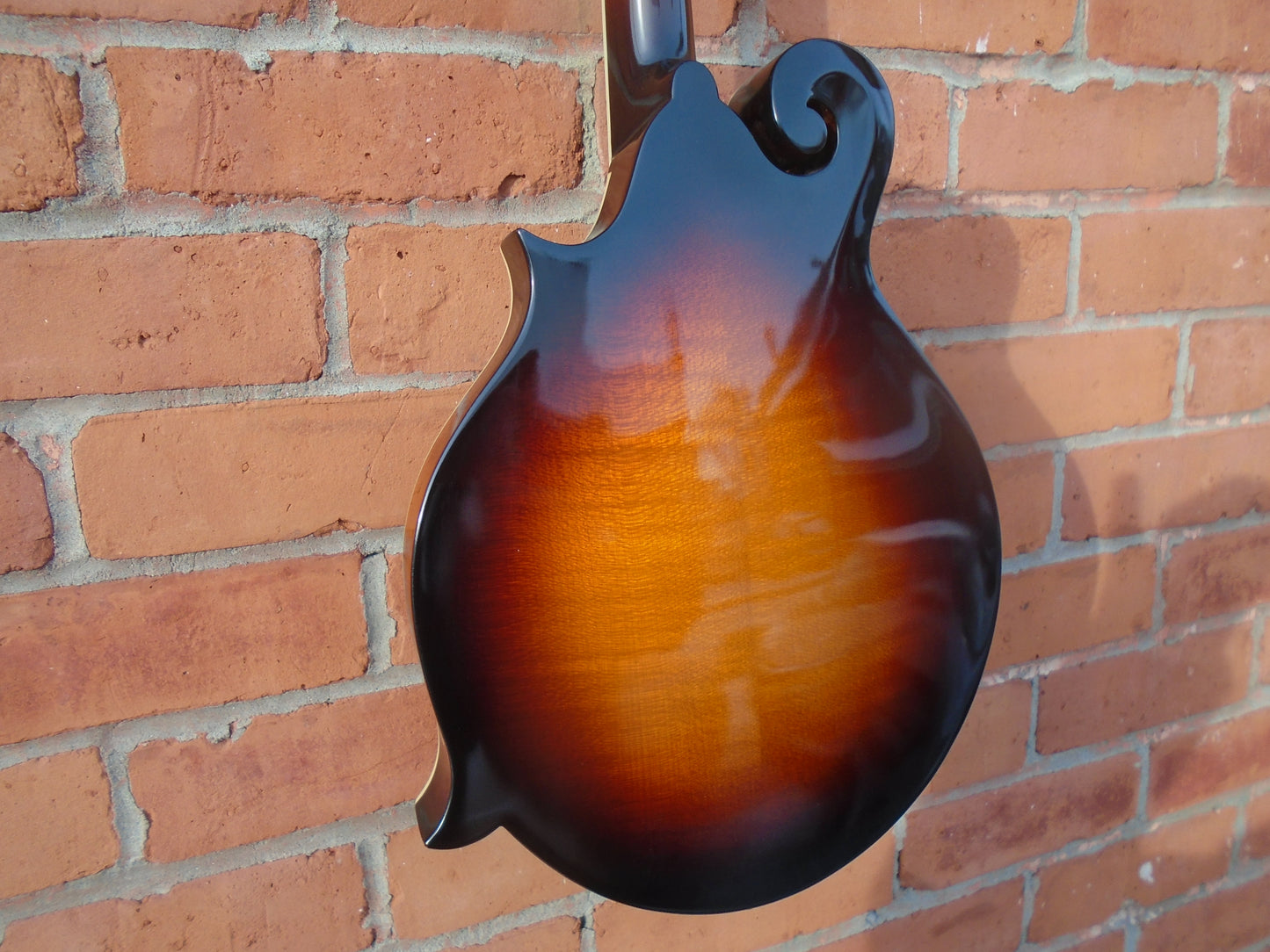 Eastman MD515/TV-WN-SB mandolin w/case, B stock
