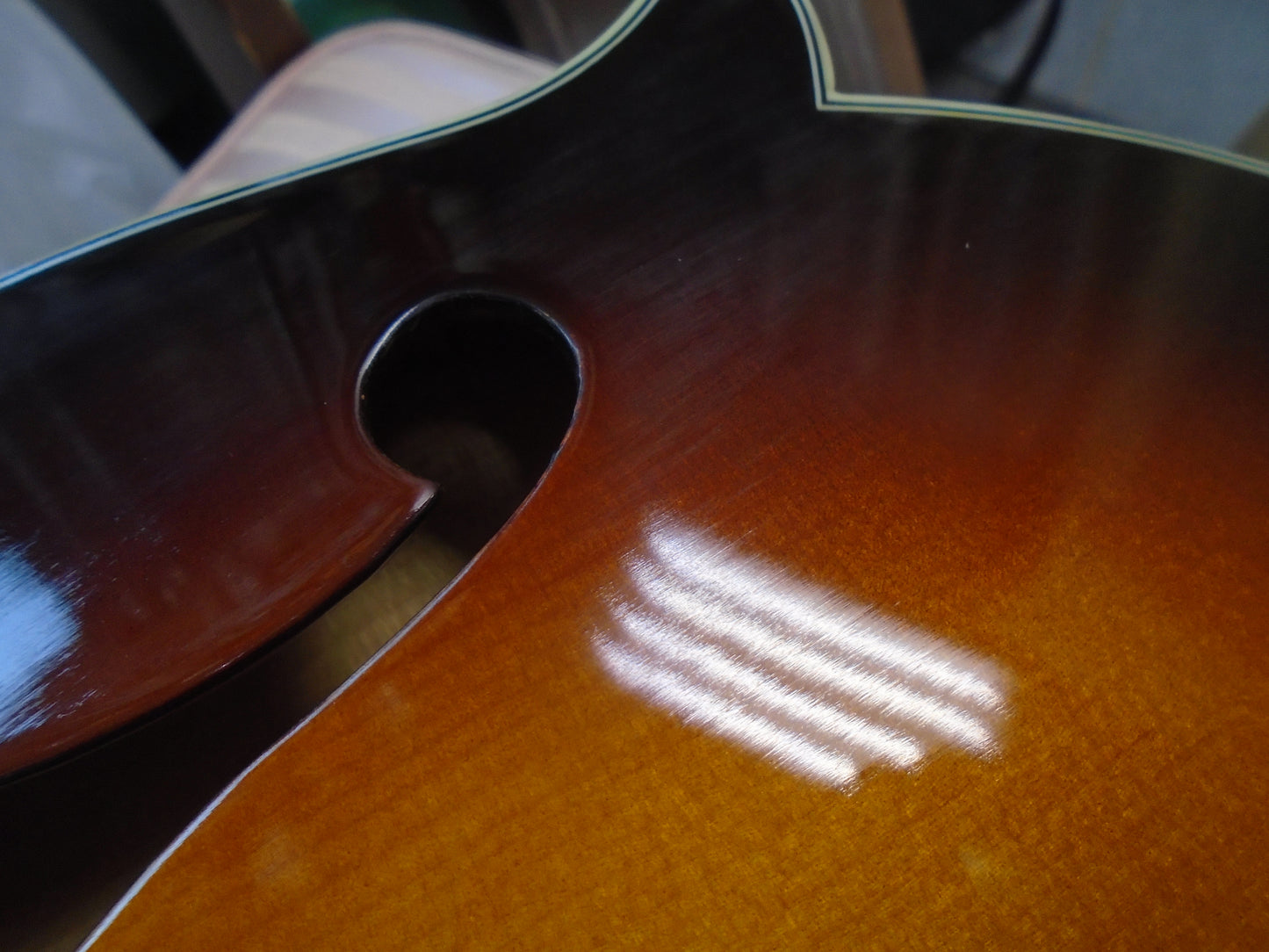 Eastman MD515/TV-WN-SB mandolin w/case, B stock