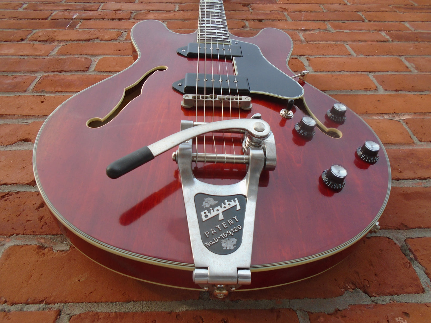 Eastman T64/V w/case-demo