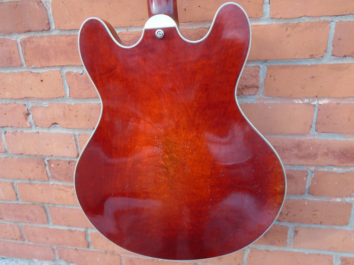 Eastman T64/V w/case-demo
