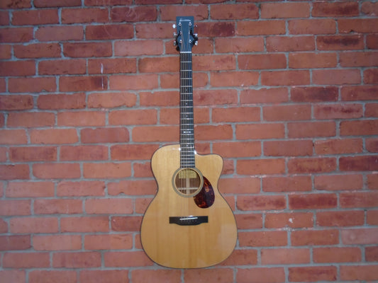 Eastman E1OMCE-SP guitar w/bag , B stock