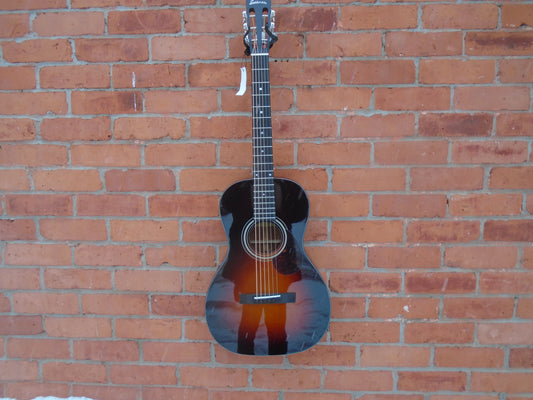 Eaxtman E1P-DLX-SB guitar w/bag