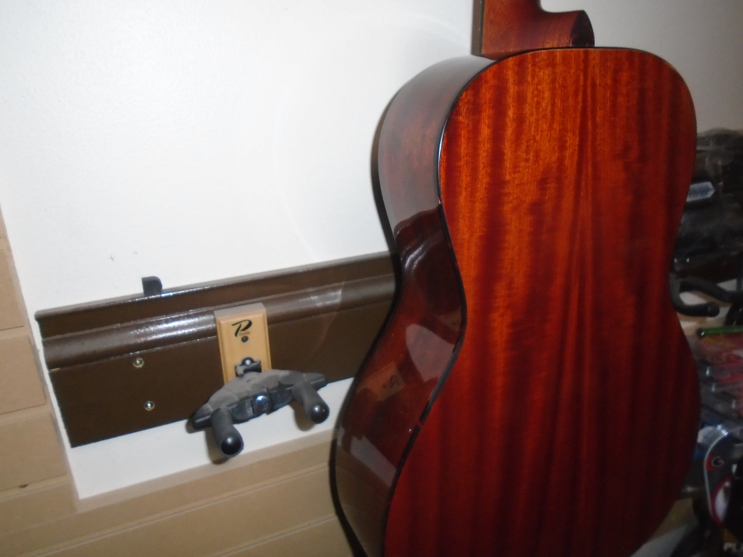 Eaxtman E1P-DLX-SB guitar w/bag