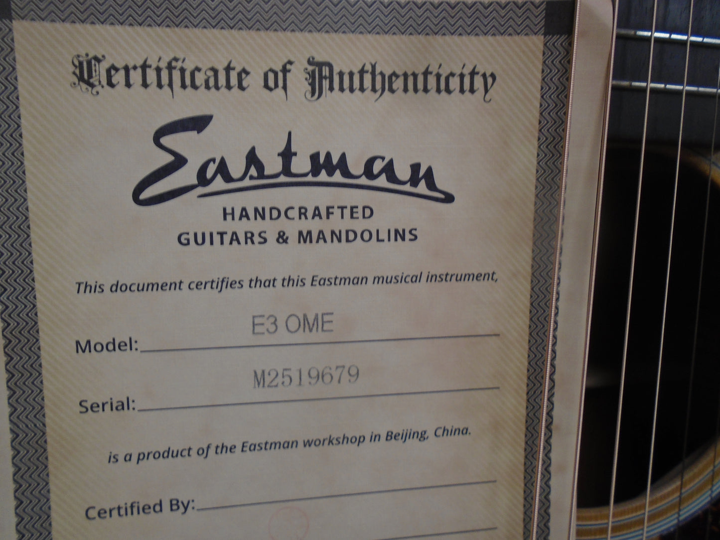 Eastman E3OME guitar w/bag