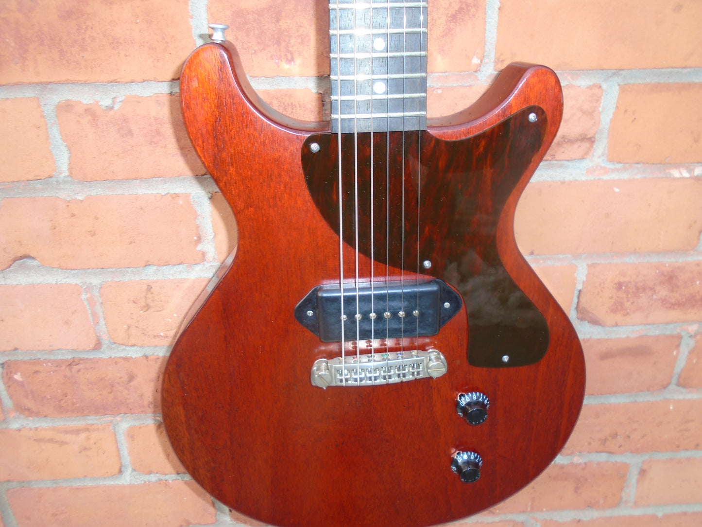 Eastman SB55DC/V guitar w/case-DEMO