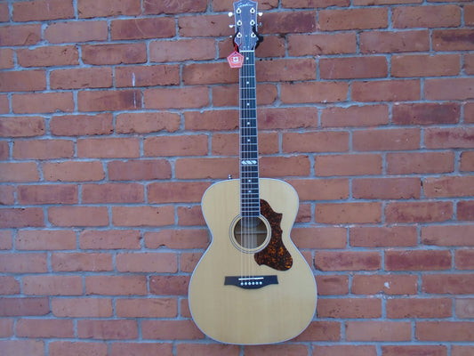 Godin Fairmount CH Natural HG EQ Anthem w/bag & free leather strap