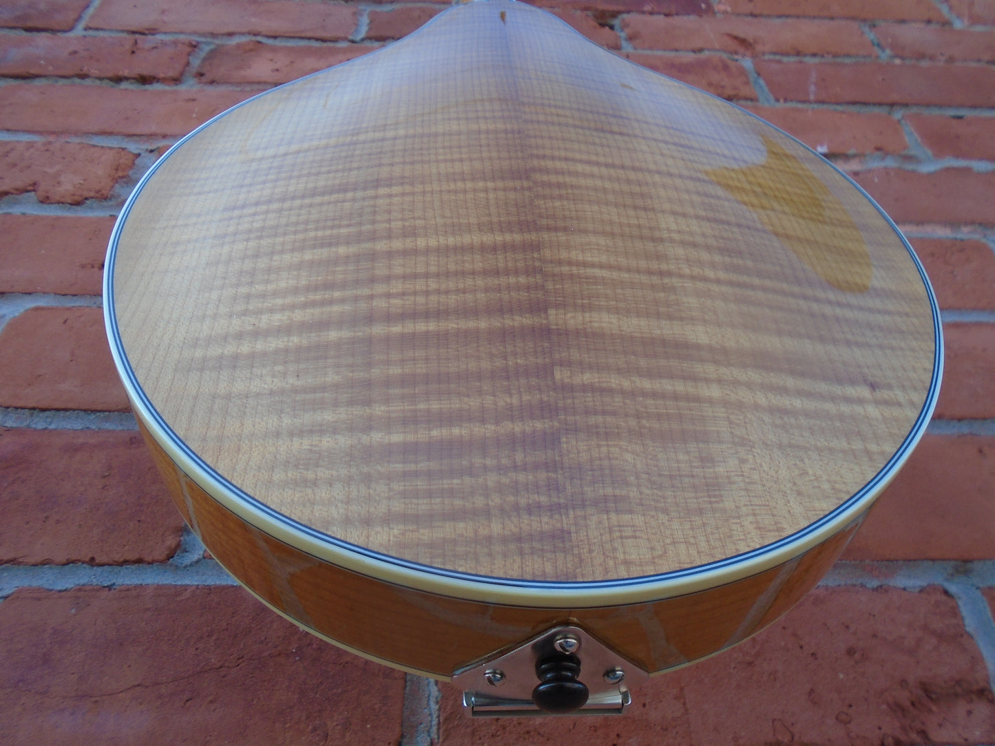 Bourgeois M5-A mandolin, B stock in a good condition