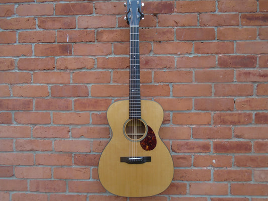 Eastman E1OM-SPE w/bag-B stock