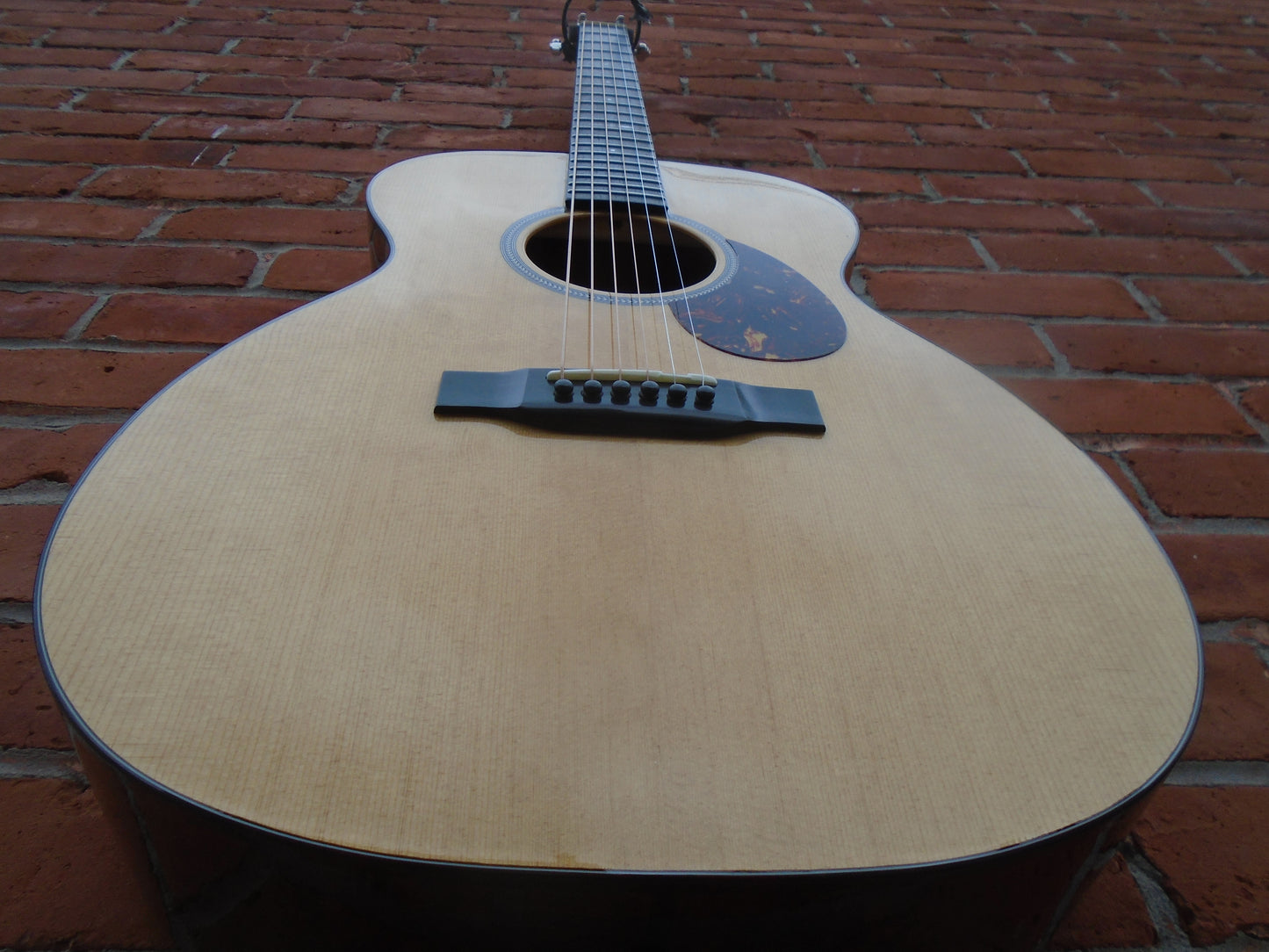 Eastman E1OM-SPE w/bag-B stock