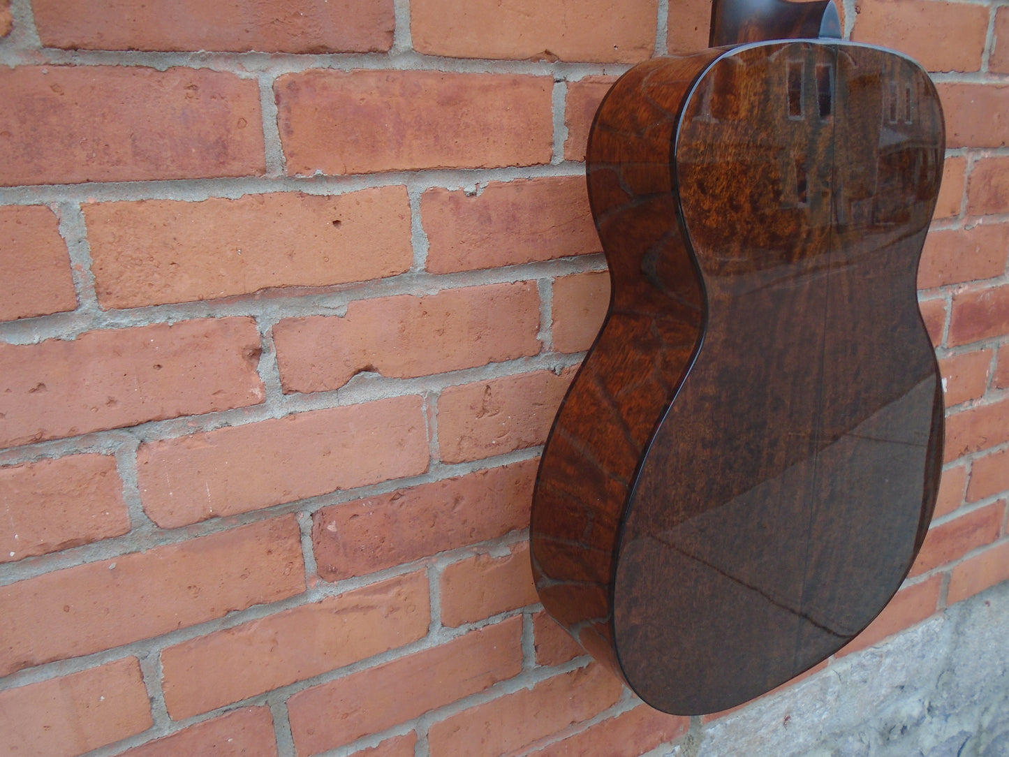 Eastman E1OM-SPE w/bag-B stock