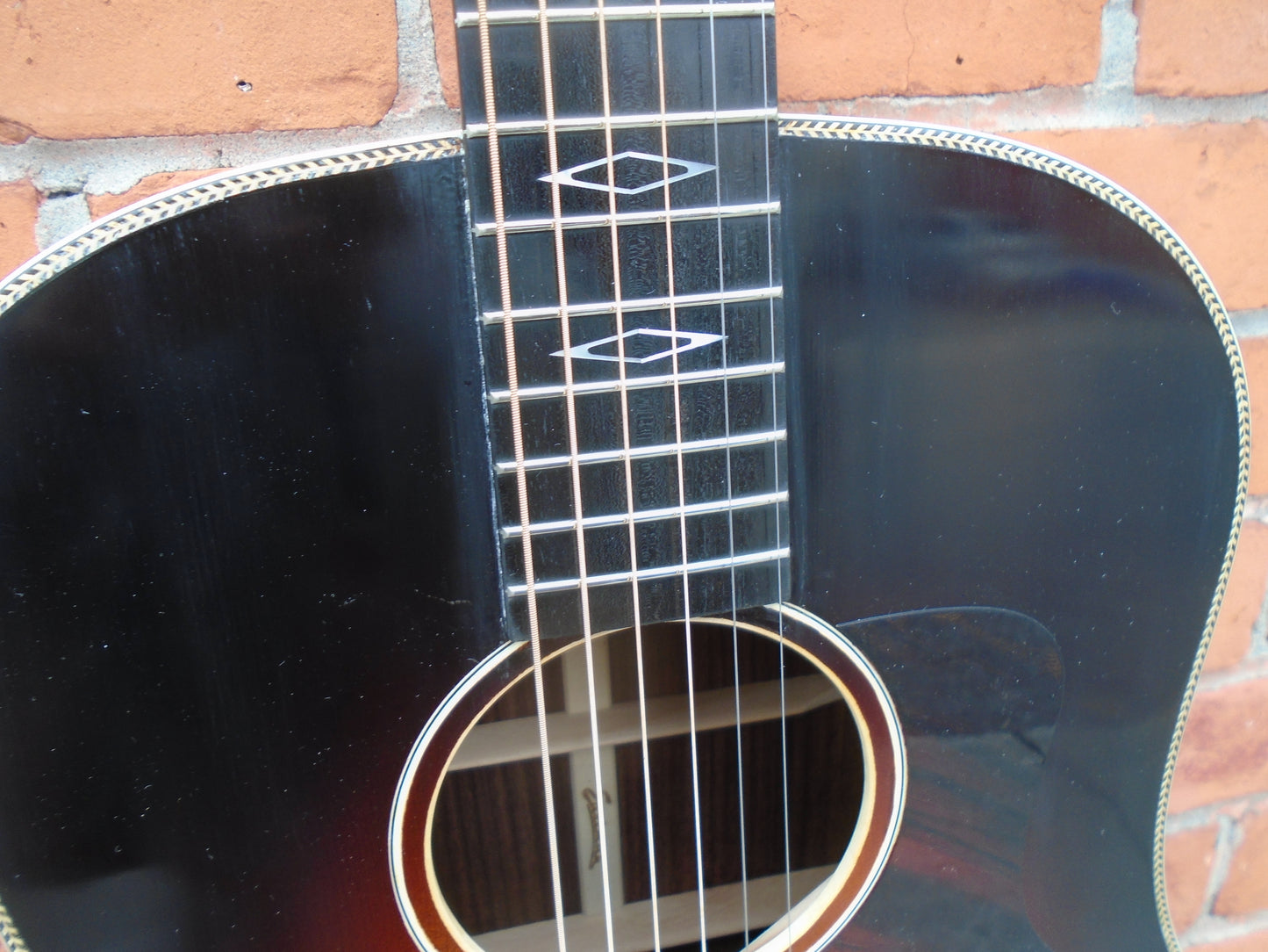 Eastman E20SS/V guitar w/hard case -B stock