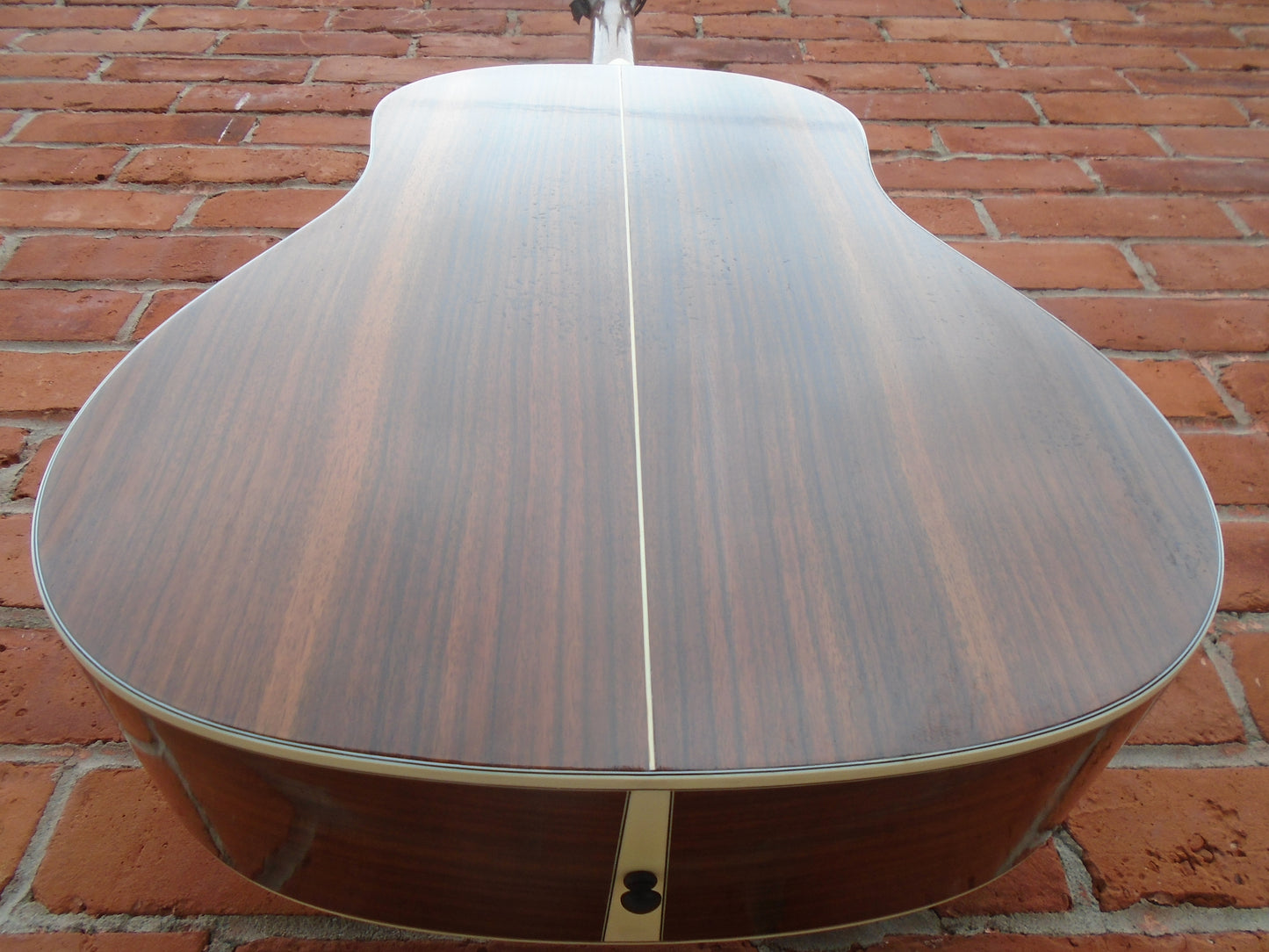 Eastman E20SS/V guitar w/hard case -B stock