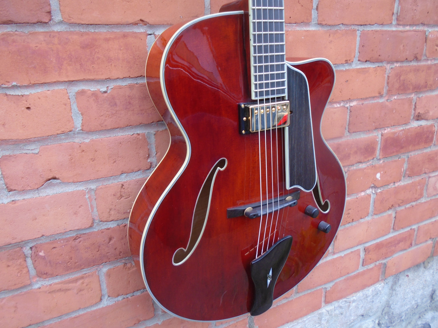 Eastman AR805CE w/case-B stock instrument