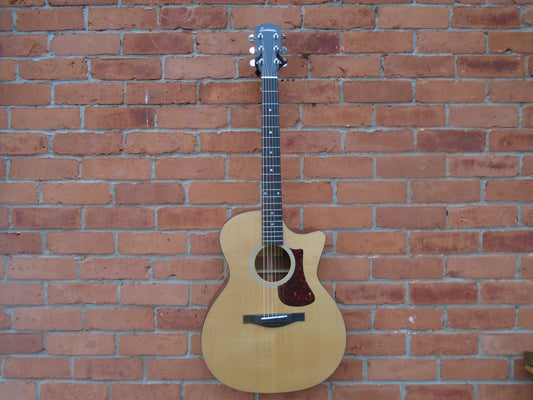 Eastman AC122-1CE w/bag & nice strap