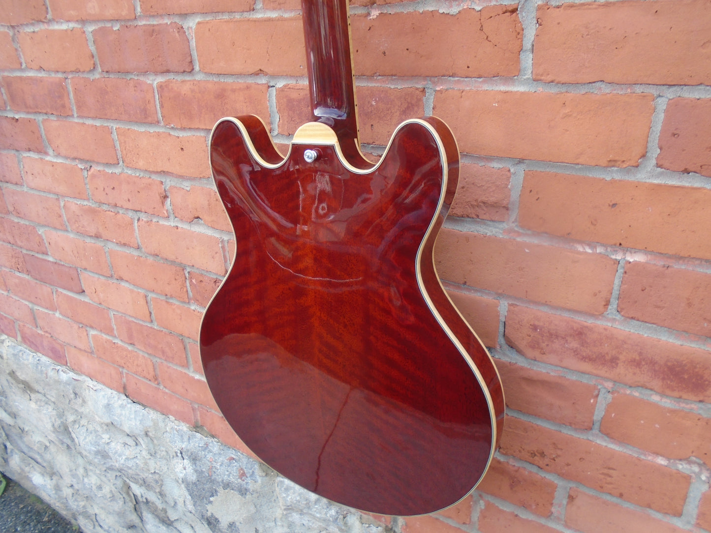 Eastman T186MX w/hard case