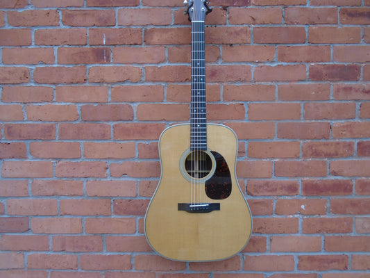 Eastman E8D-TC guitar w/case- B stock instrument in a very good condition