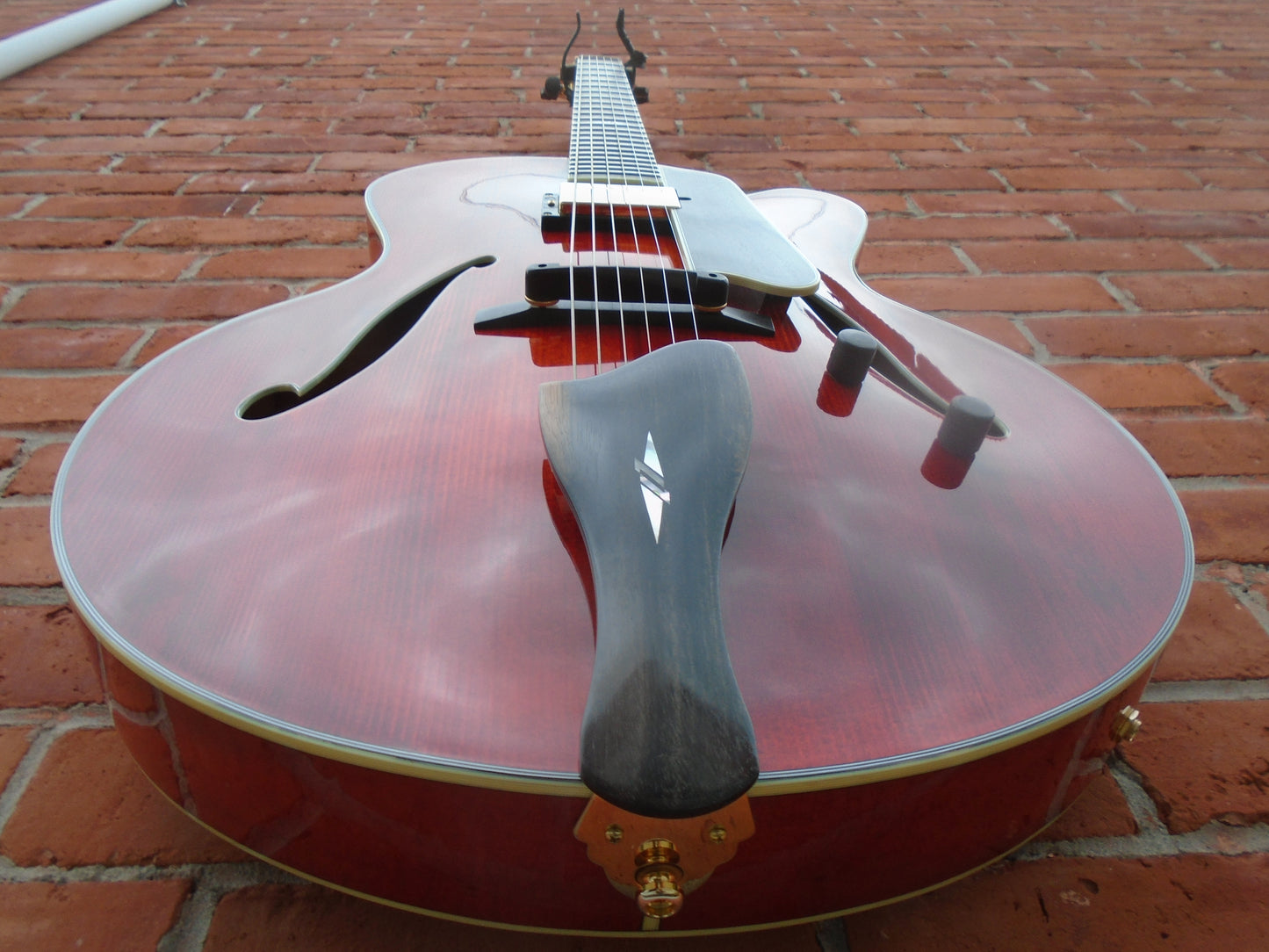Eastman AR810CE w/case-B stock in a very good condition